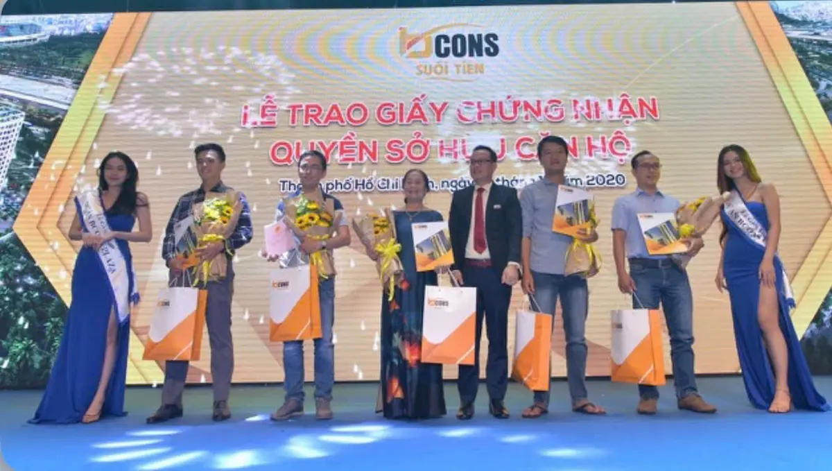 Bàn giao sổ hồng Bcons Suối Tiên