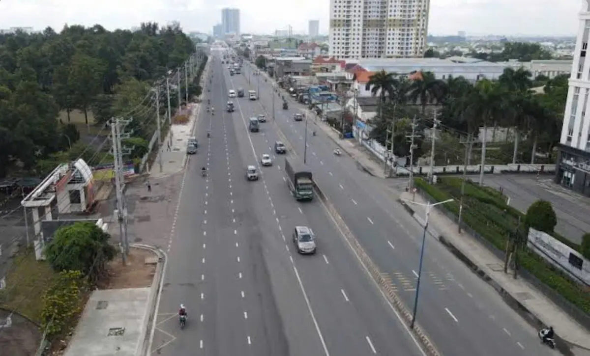 Từ Bcons New Sky đi Quận 1 bằng ô tô