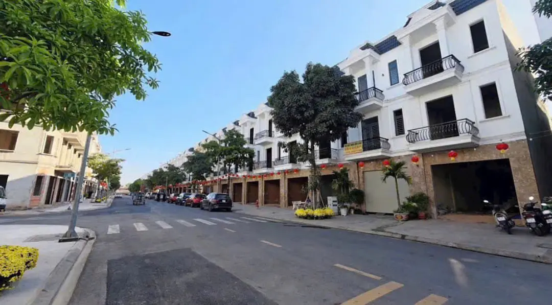 Mặt tiền Bcons City Life