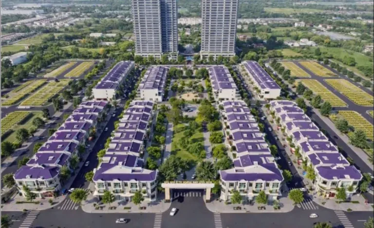 Bcons City Life xây đến đâu rồi? Cập nhật thực địa T4/2026: 100% cọc móng xong, đang đổ sàn, nhà mẫu mở tháng 5. So sánh tiến độ thực tế tại mặt tiền đường Tố Hữu, Tân Uyên, Bình Dương.
