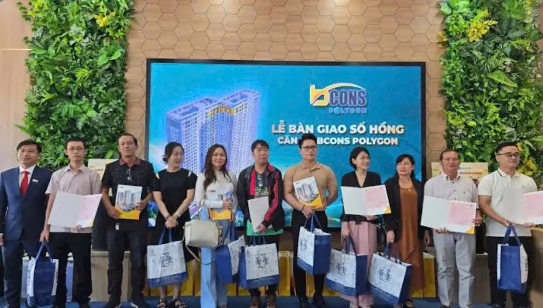 Lễ bàn giao sổ hồng Bcons Polygon