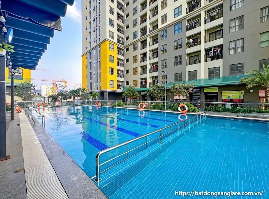 Hồ bơi chung Bcons Plaza Dĩ An