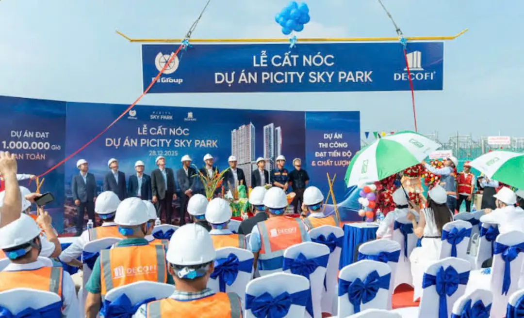 Lễ cất nóc Picity Sky Park Dĩ An